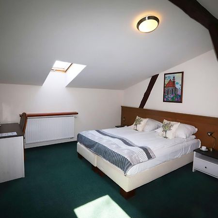 Hotel Sandro Silver & Spichlerz Antoniny Leszno  Bagian luar foto