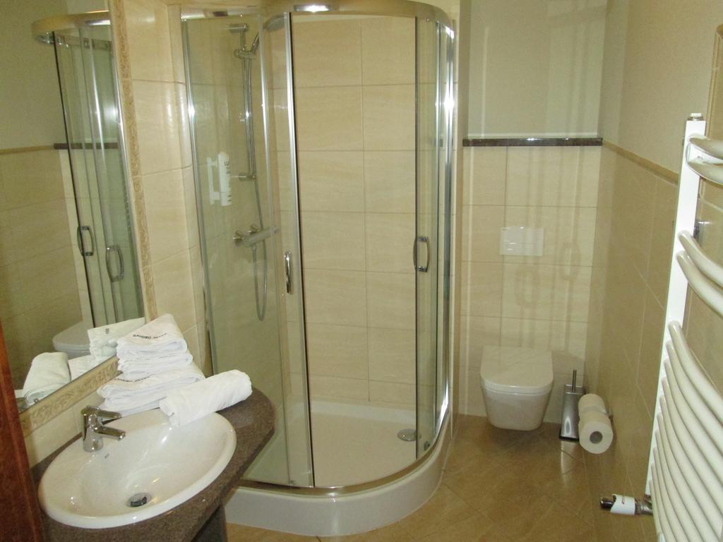 Hotel Sandro Silver & Spichlerz Antoniny Leszno  Ruang foto