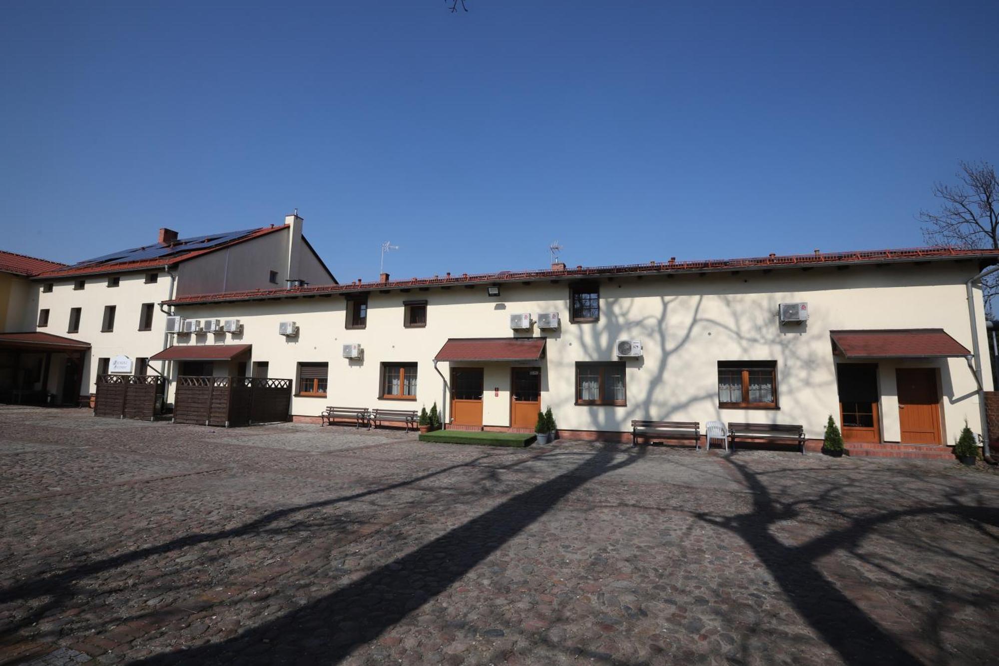 Hotel Sandro Silver & Spichlerz Antoniny Leszno  Bagian luar foto