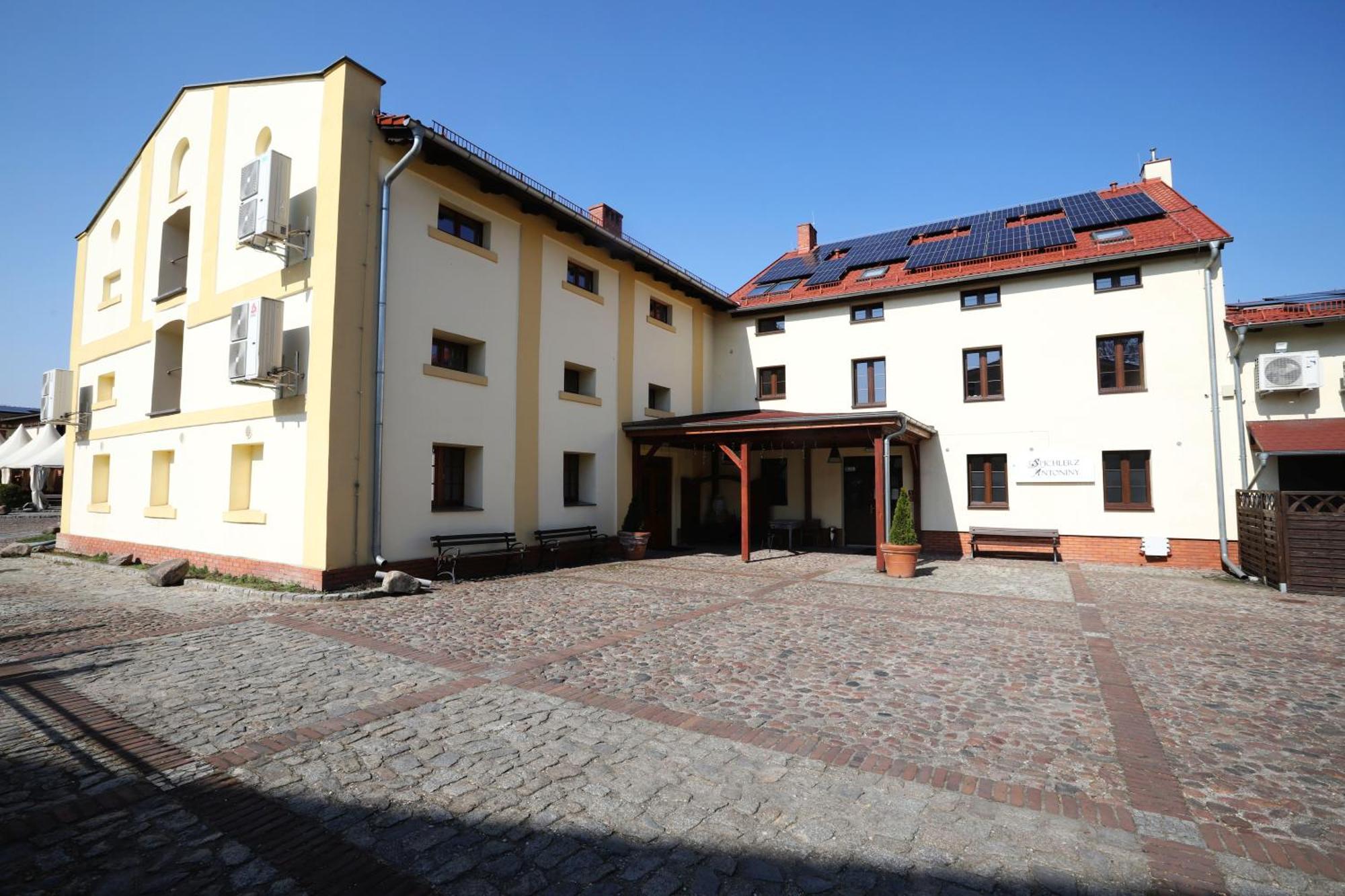 Hotel Sandro Silver & Spichlerz Antoniny Leszno  Bagian luar foto
