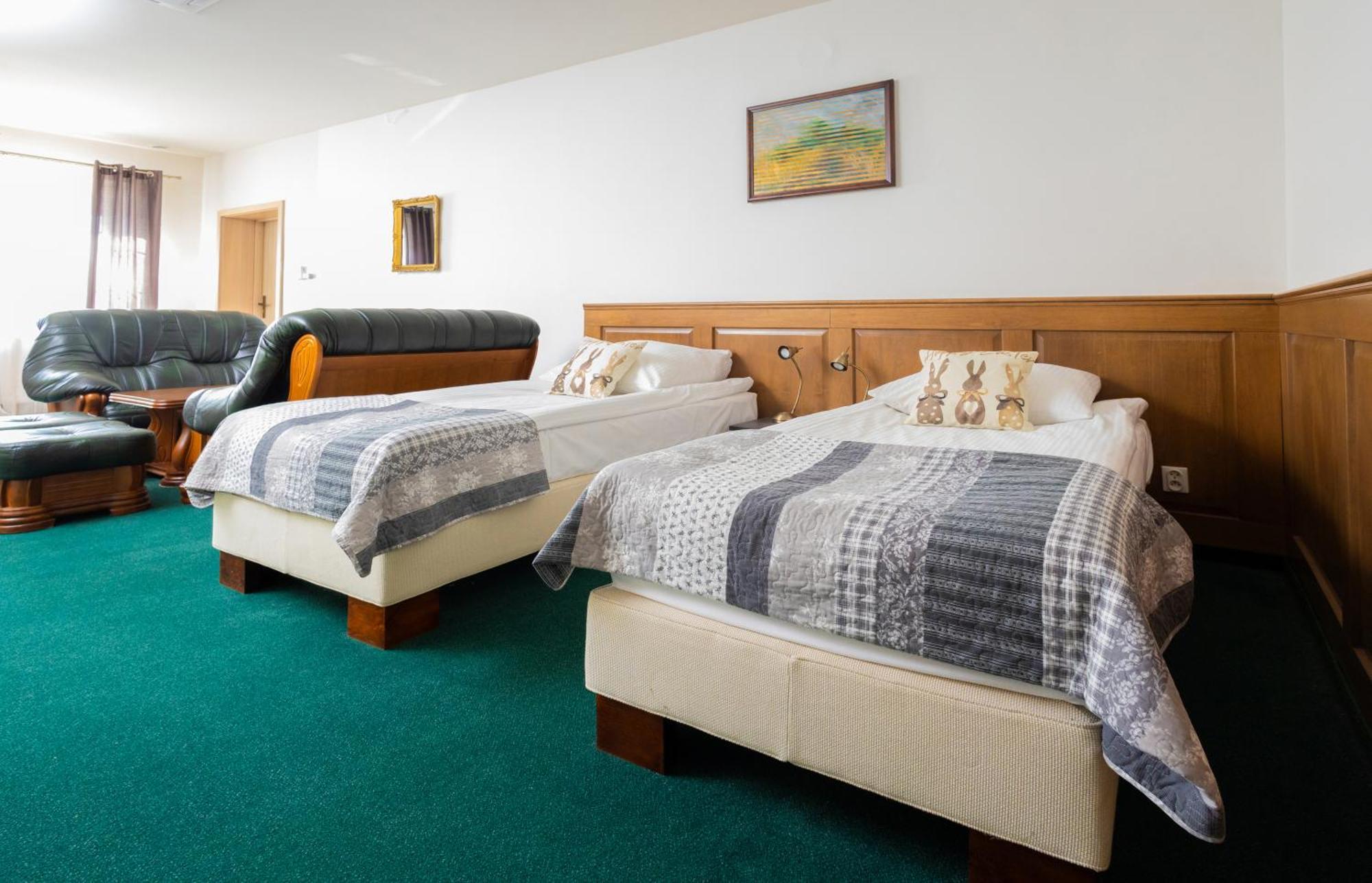 Hotel Sandro Silver & Spichlerz Antoniny Leszno  Bagian luar foto