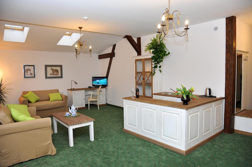 Hotel Sandro Silver & Spichlerz Antoniny Leszno  Ruang foto