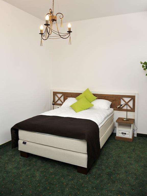 Hotel Sandro Silver & Spichlerz Antoniny Leszno  Ruang foto