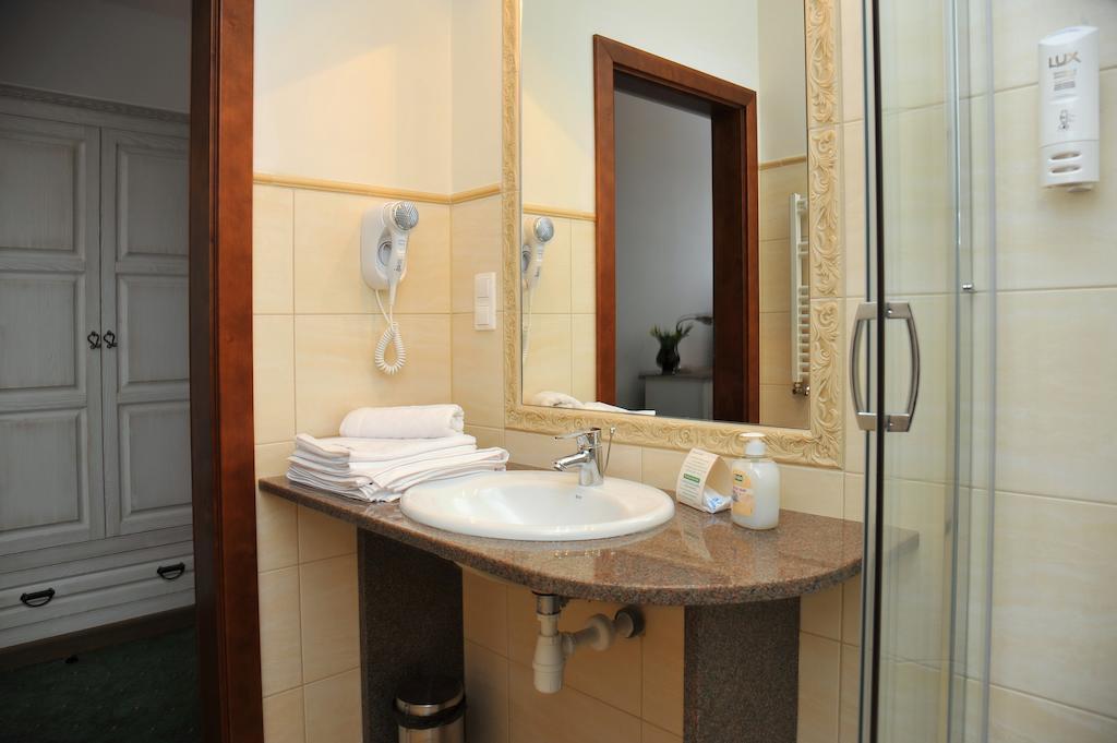 Hotel Sandro Silver & Spichlerz Antoniny Leszno  Ruang foto